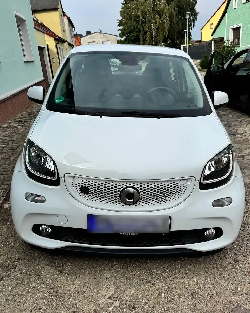 Gebraucht Smart ForFour Electric Drive 60 kW (82 PS) 2019 Weiß Kleinwagen