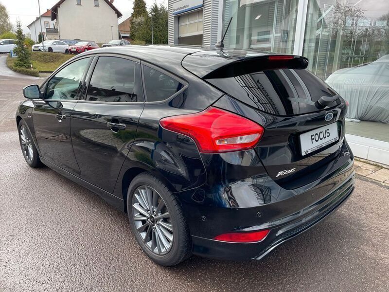 Usata Ford Focus ST-Line 140 CV (102 kW) 2017 Nero Berlina