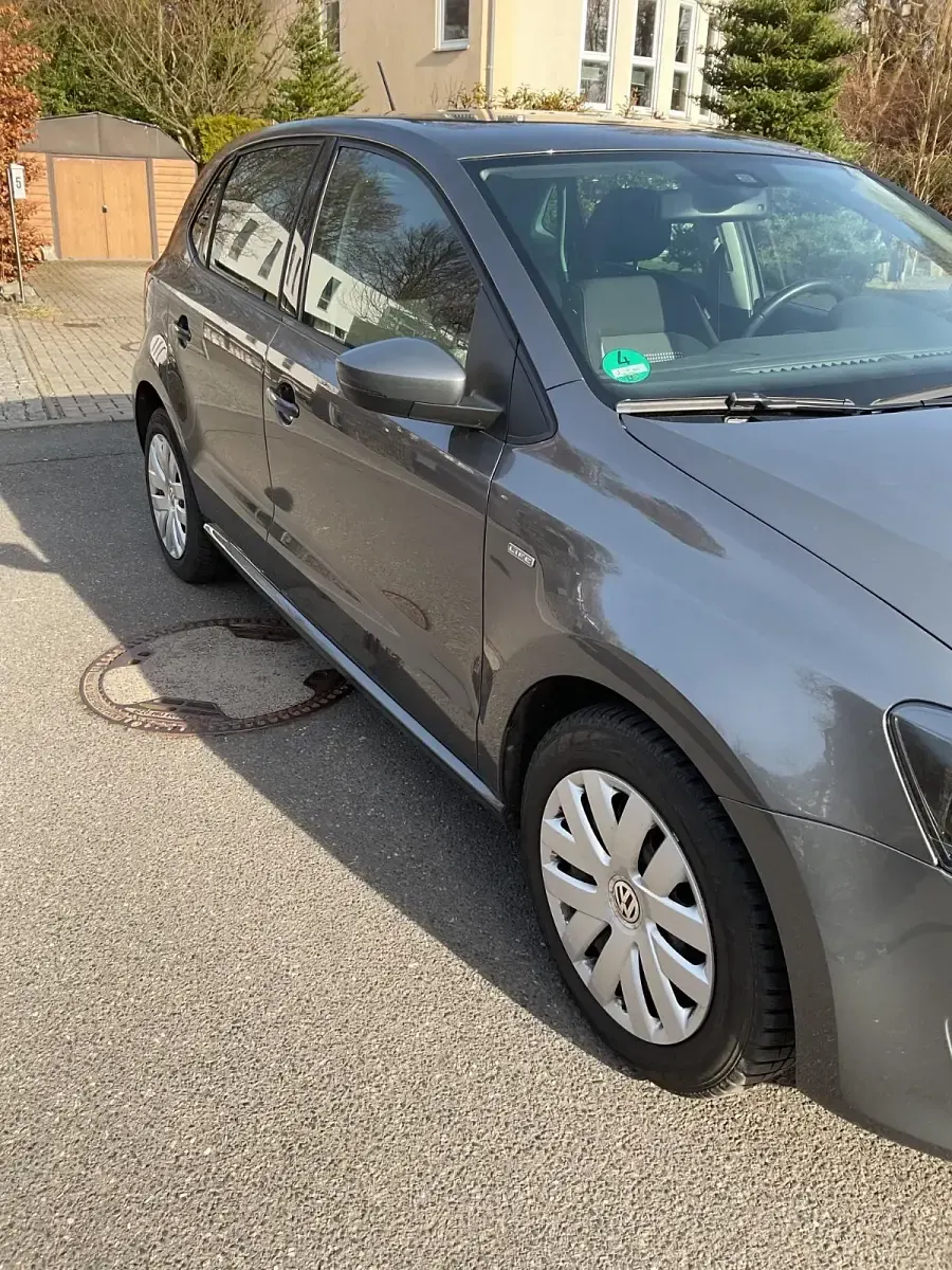 Gebraucht VW Polo Trendline 90 PS (66 kW) 2013 Grau Kleinwagen