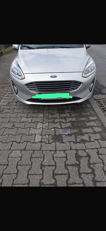 Gebraucht Ford Fiesta 101 PS (74 kW) 2018 Silber Kleinwagen