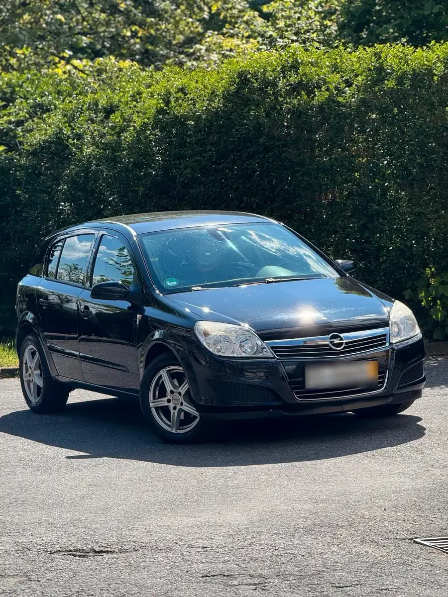 Gebraucht Opel Astra 90 PS (66 kW) 2009 Schwarz Kleinwagen