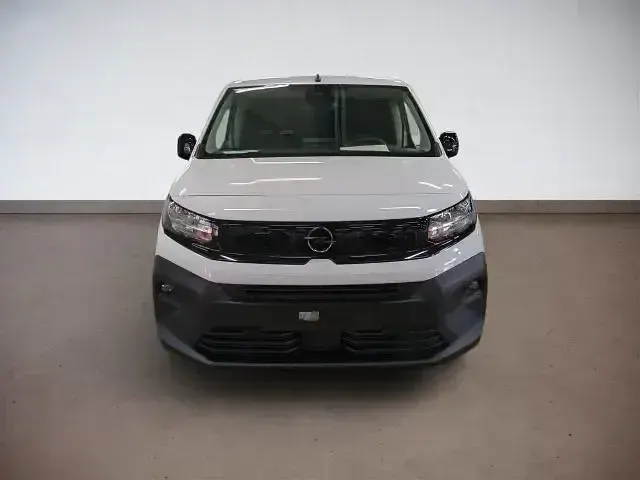 Gebraucht Opel Combo 131 PS (96 kW) 2025 Kaolin weiß Van / Kleinbus