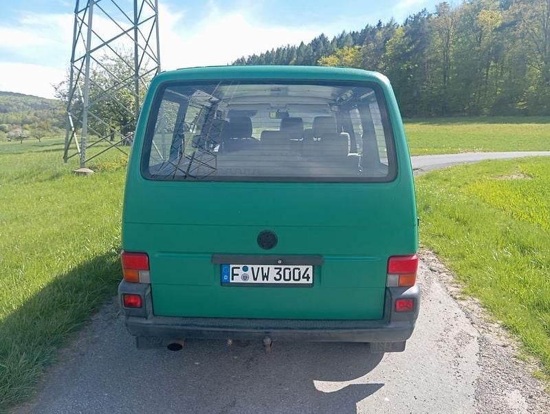Second-hand VW T4 84 CP (61 kW) 1999 Verde Van