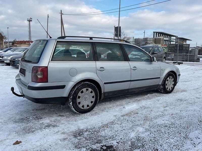 Usata VW Passat 131 CV (96 kW) 2003 Argento Station wagon