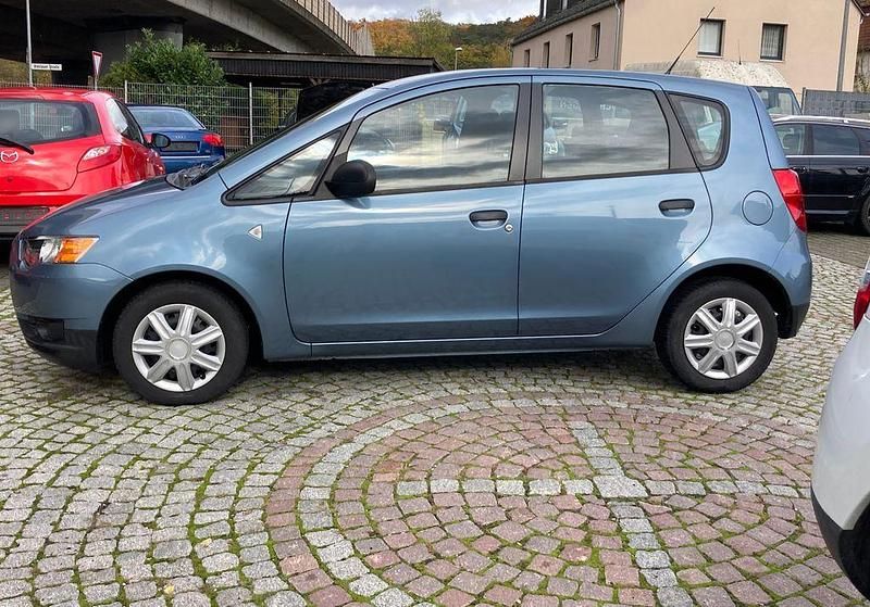 Gebraucht Mitsubishi Colt 95 PS (69 kW) 2010 Blau Kleinwagen