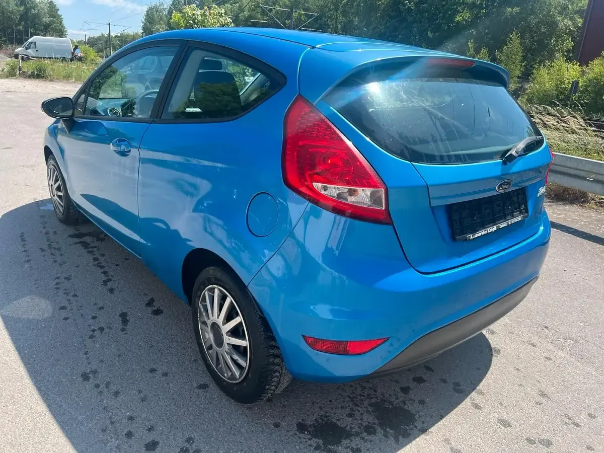 Gebraucht Ford Fiesta 82 PS (60 kW) 2009 Blau Kleinwagen