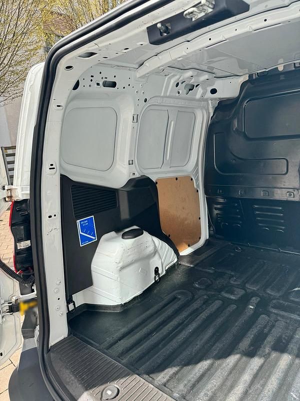 Second-hand Ford Transit 101 CP (74 kW) 2019 Alb Berlinǎ