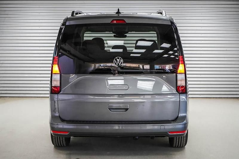 Neu VW Caddy 122 PS (89 kW) 2026 Indium grau metallic (x3) Van / Kleinbus