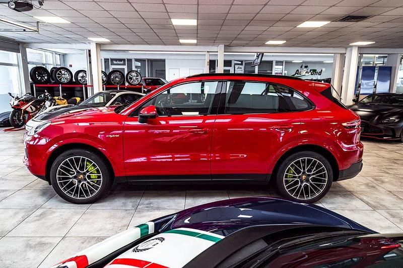 Gebraucht Porsche Cayenne 462 PS (339 kW) 2020 Rot SUV