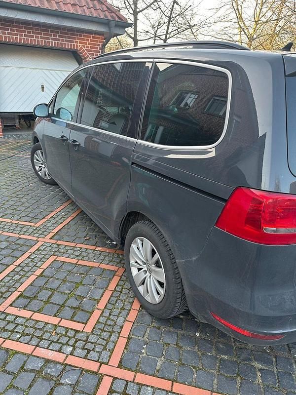Gebraucht VW Sharan Trendline 140 PS (102 kW) 2011 Grau Van / Kleinbus