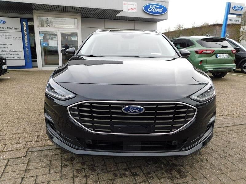 Neu Ford Focus Titanium 116 PS (85 kW) 2025 Schwarz Limousine