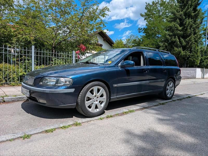 Blau Gebraucht 2001 Volvo V70 Kombi | 2.700 € (Fairer Preis) - Bild 1/4