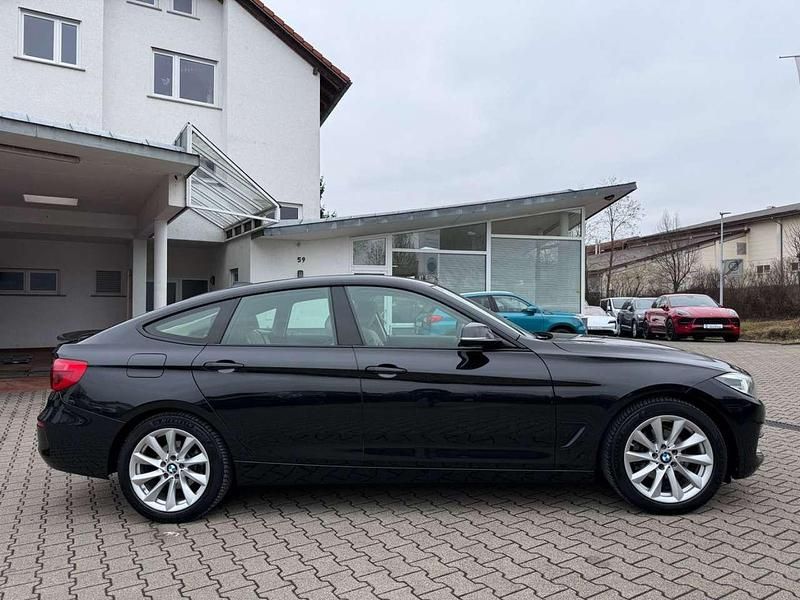 Gebraucht BMW 320 190 PS (139 kW) 2019 Saphirschwarz Limousine