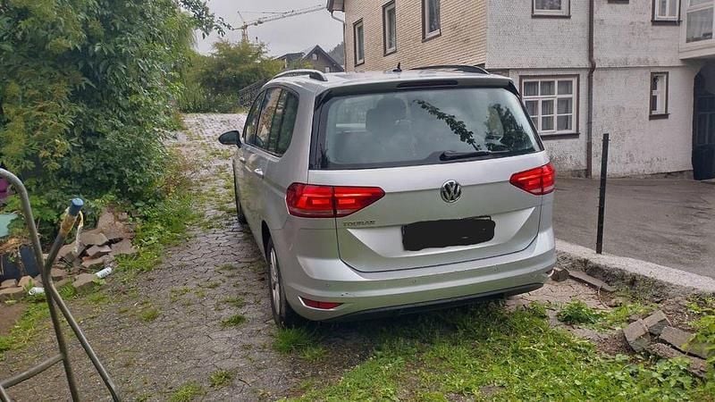 Gebraucht VW Touran 150 PS (110 kW) 2020 Silber Van / Kleinbus