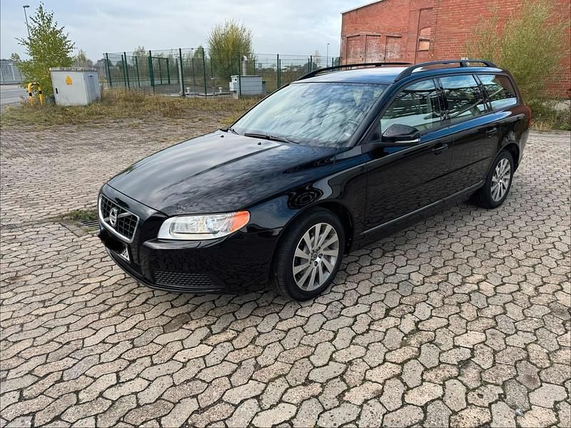 Schwarz Gebraucht 2011 Volvo V70 Kombi | 9.950 € (Fairer Preis) - Bild 1/4