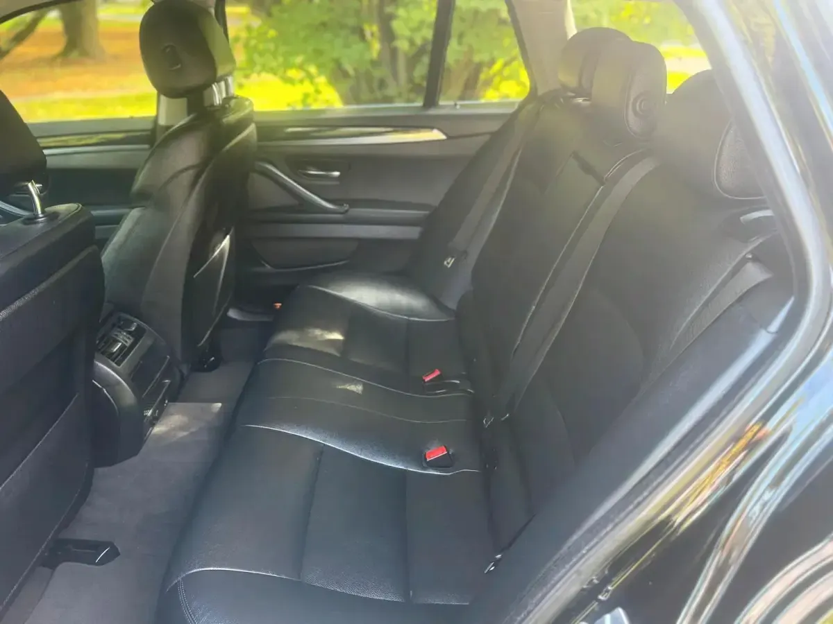 Second-hand BMW 520 224 CP (164 kW) 2013 Negru Break