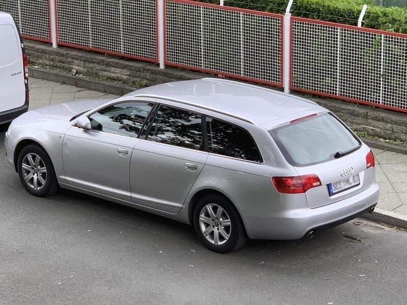 Silber Gebraucht 2005 Audi A6 Kombi | 2.500 € (Superpreis) - Bild 1/4