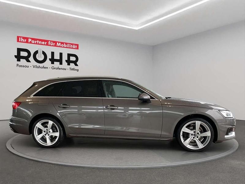 Gebraucht Audi A4 Advanced 150 PS (110 kW) 2022 Terragrau metallic Kombi