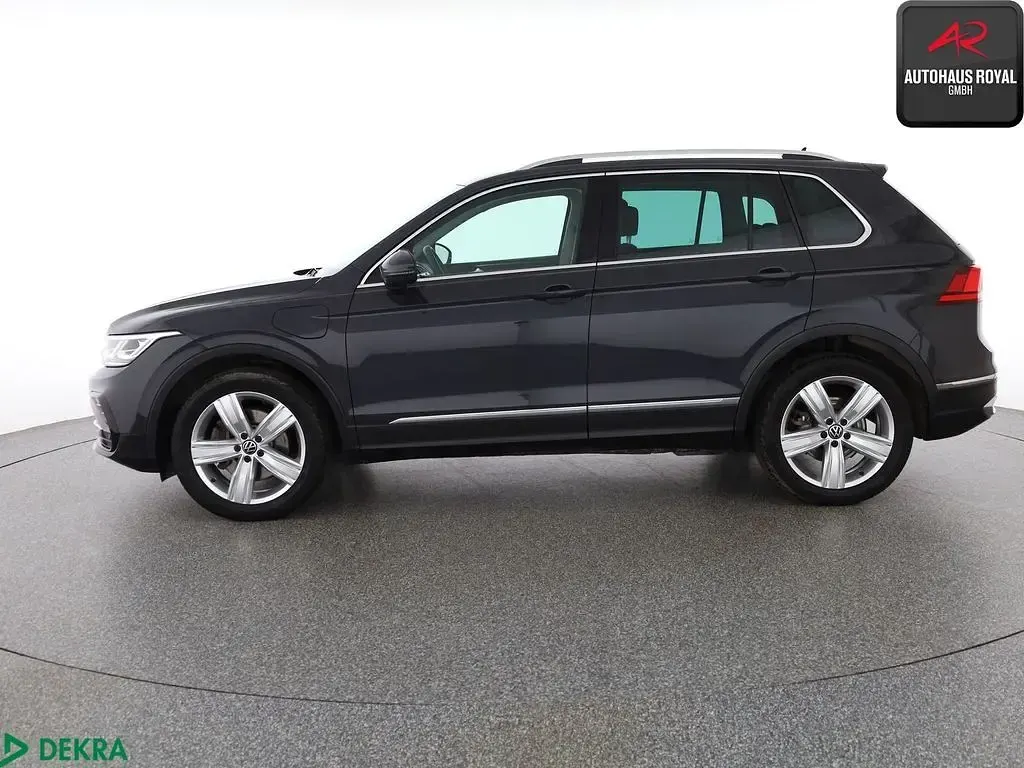 Gebraucht VW Tiguan Elegance 245 PS (180 kW) 2022 Grau SUV