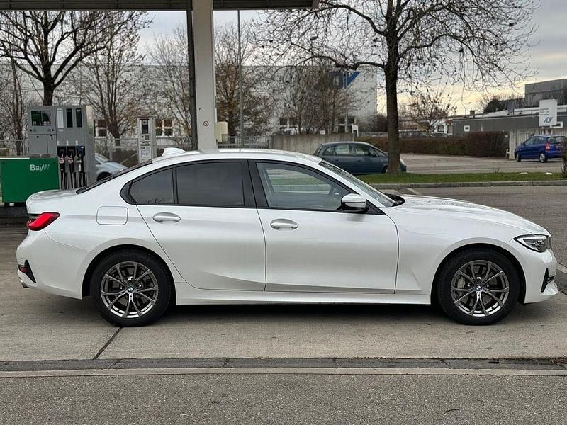 Gebraucht BMW 330 Sport Line 286 PS (210 kW) 2021 Weiß Limousine