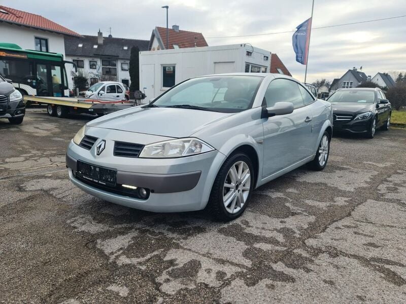 Grau Gebraucht 2004 Renault Mégane Cabriolet Dynamique Cabrio | 1.499 € (Superpreis) - Bild 1/4