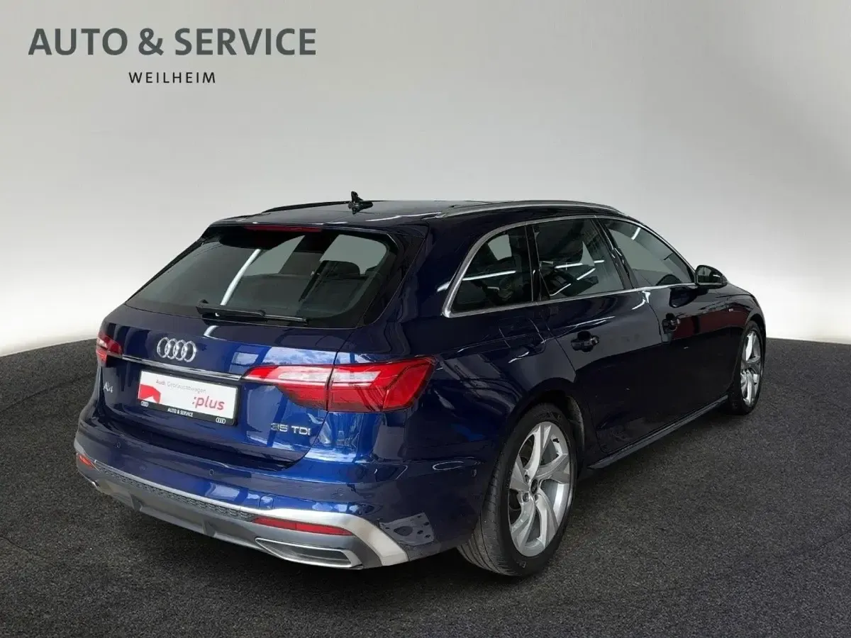 Gebraucht Audi A4 Design 163 PS (119 kW) 2022 Navarrablau metallic Kombi