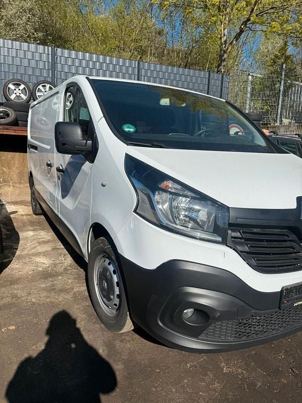 Gebraucht Renault Trafic 140 PS (102 kW) 2015 Weiß Van / Kleinbus