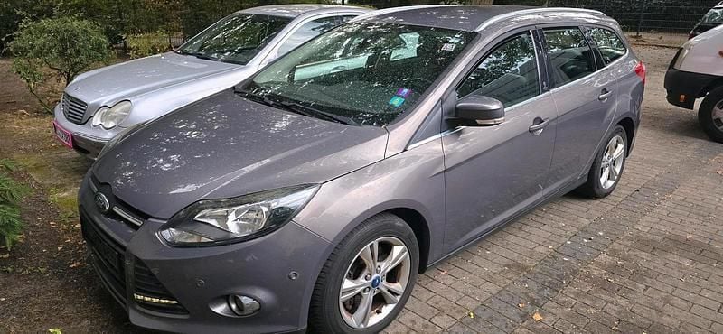 Andere farben Gebraucht 2012 Ford Focus Kombi | 3.300 € (Superpreis) - Bild 1/4