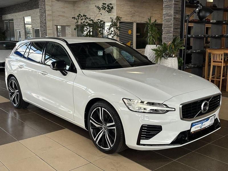 Weiß Gebraucht 2020 Volvo V60 R-Design Kombi | 28.000 € (Fairer Preis) - Bild 1/4