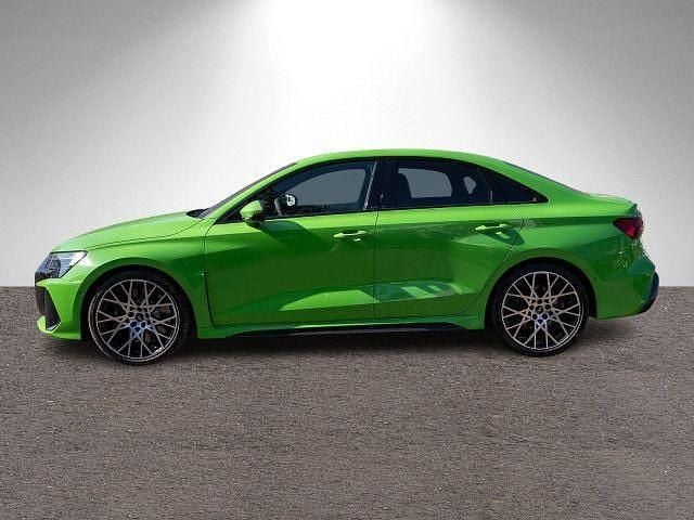Neu Audi RS3 Performance 400 PS (294 kW) 2025 Kyalamigrün Limousine