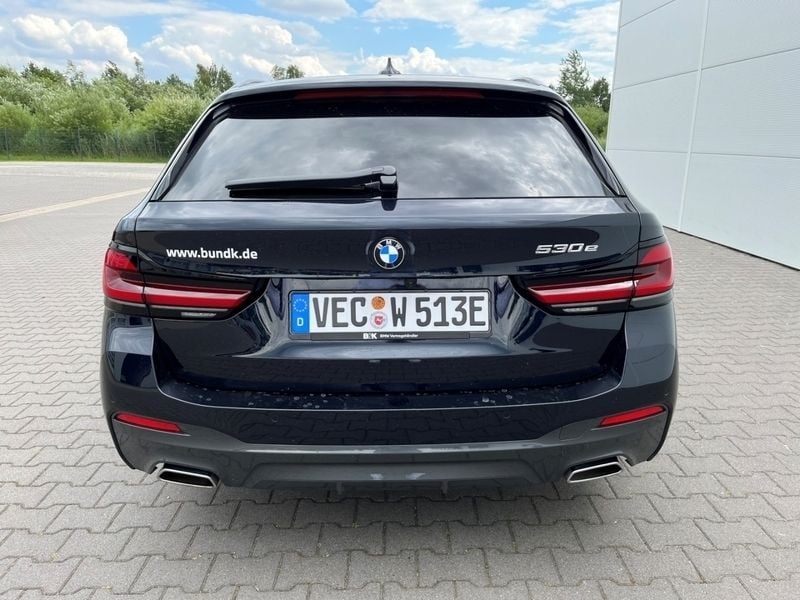 Gebraucht BMW 530e M Sport 184 PS (135 kW) 2022 Schwarz Kombi