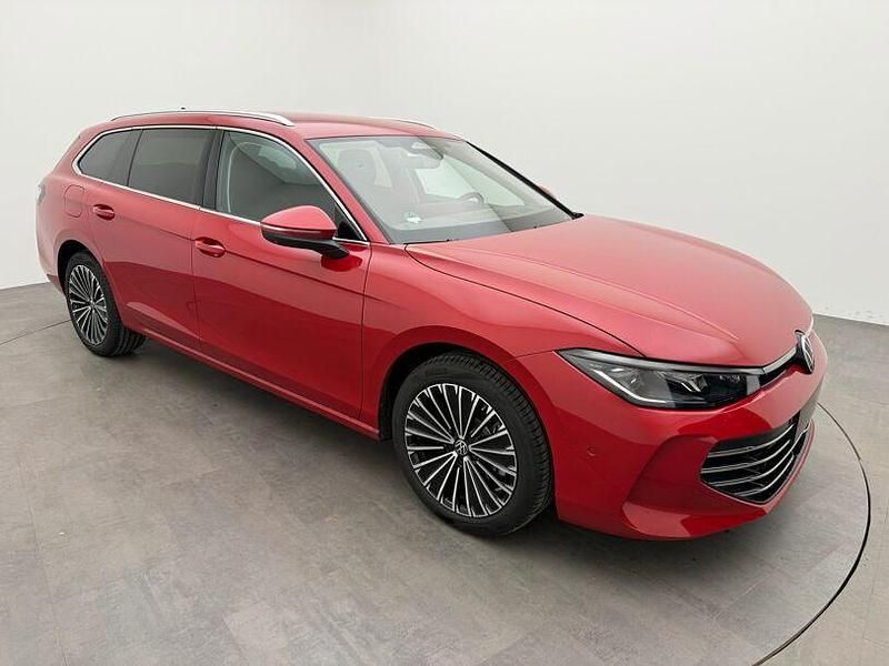 Gebraucht VW Passat Business 204 PS (150 kW) 2025 Rot Kombi