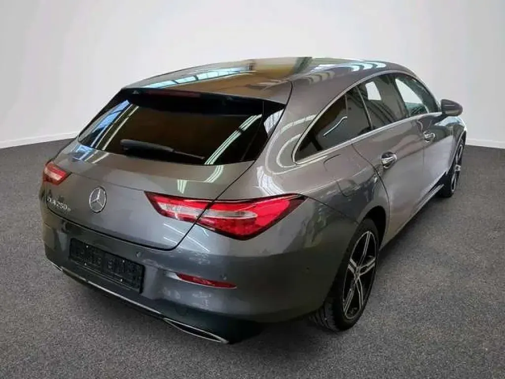 Gebraucht Mercedes CLA250 160 PS (117 kW) 2023 Grau (metallic) Coupé