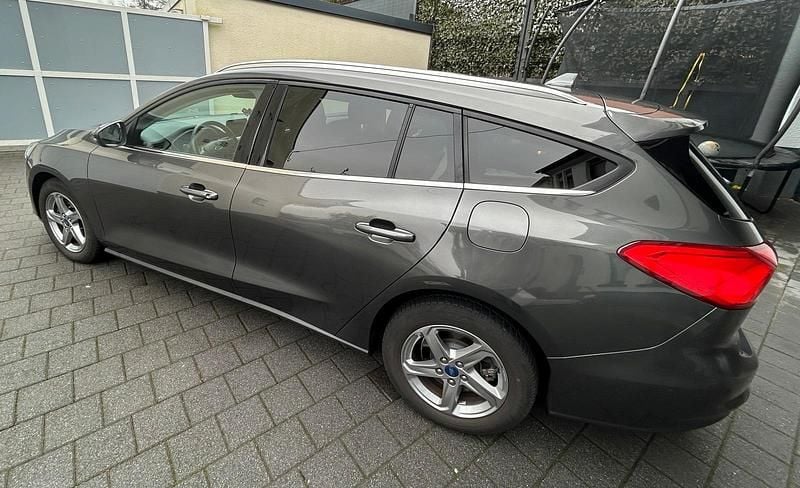 Gebraucht Ford Focus 125 PS (91 kW) 2021 Grau Kombi