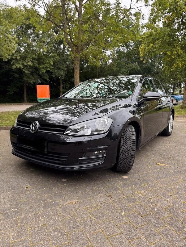 Schwarz Gebraucht 2014 VW Golf VII Edition Kleinwagen | 8.500 € (Guter Preis) - Bild 1/4