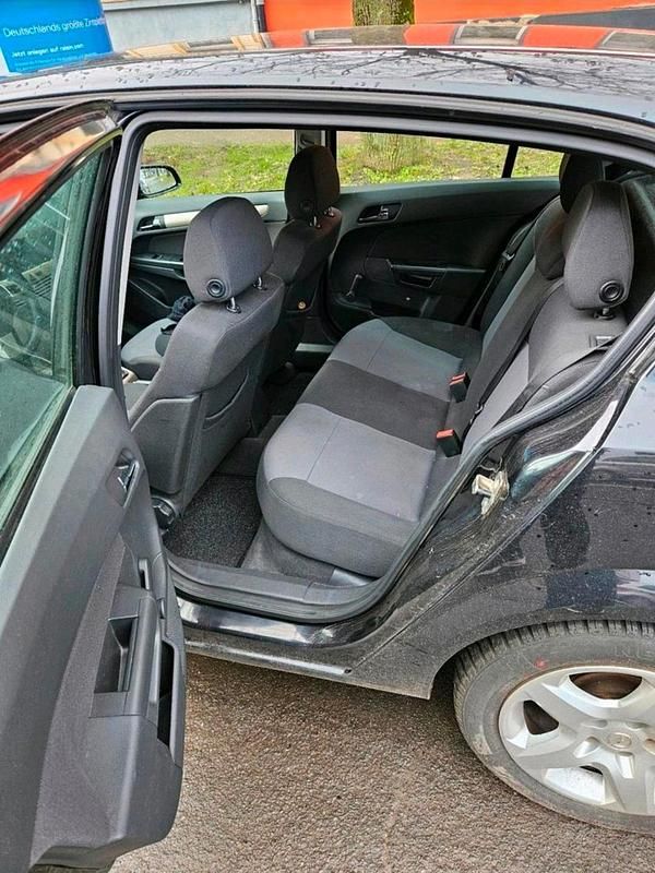 Gebraucht Opel Astra 90 PS (66 kW) 2008 Schwarz Limousine