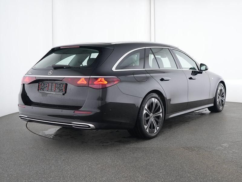 Gebraucht Mercedes E300 Advanced 313 PS (230 kW) 2025 Schwarz Limousine