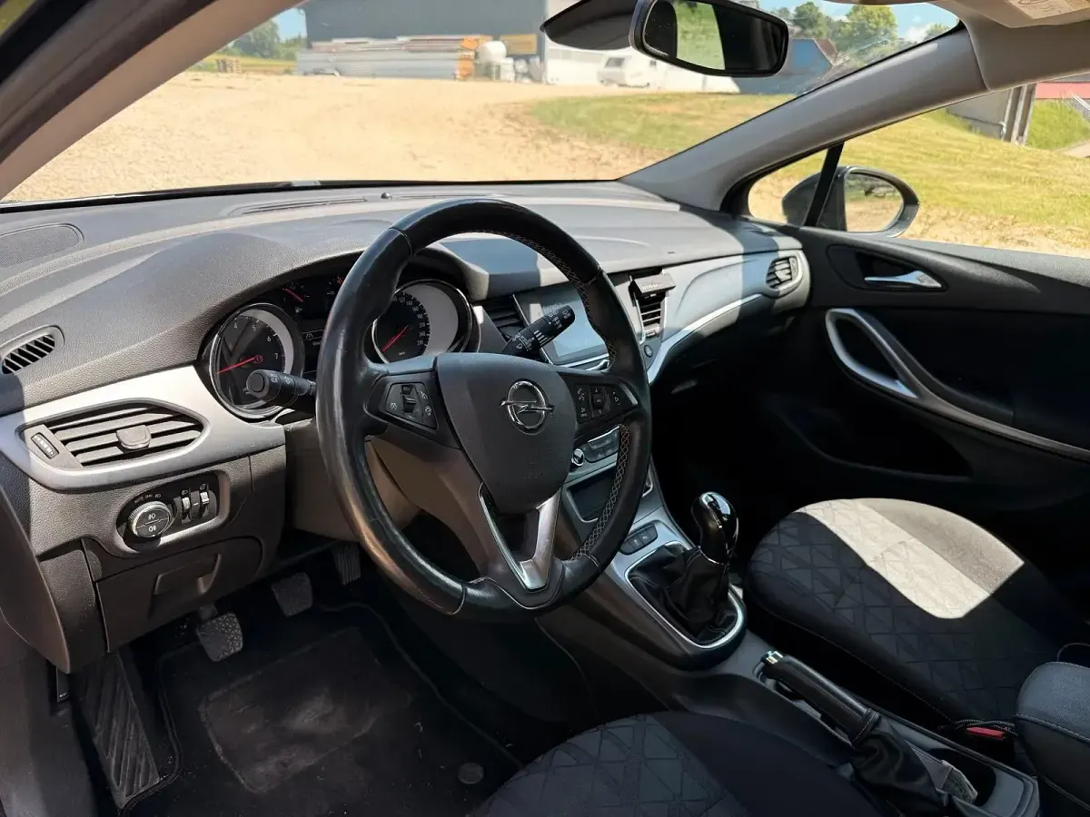 Gebraucht Opel Astra Edition 125 PS (91 kW) 2019 Schwarz Limousine
