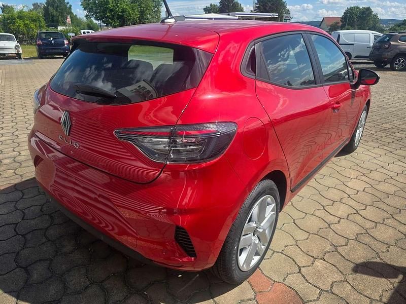Neu Renault Clio V Evolution 101 PS (74 kW) 2025 Dezirrot metallic nnp Kleinwagen