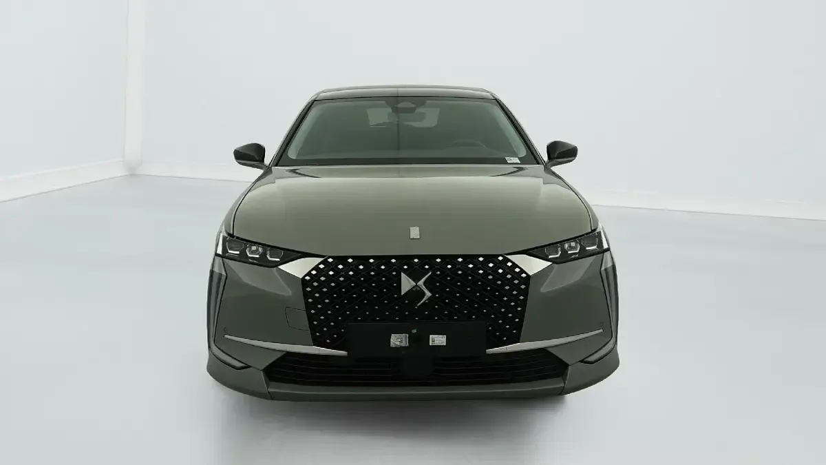 Gebraucht DS Automobiles DS4 Rivoli 131 PS (96 kW) 2024 Gris laque / toit noir perla nera SUV
