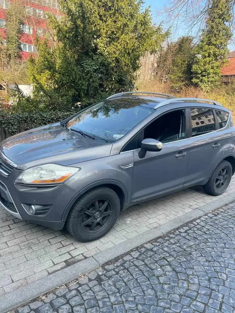 Usado Ford Kuga 163 HP (119 kW) 2011 Prateado SUV