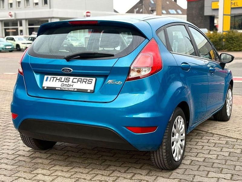 Gebraucht Ford Fiesta Trend 82 PS (60 kW) 2013 Blau Kleinwagen