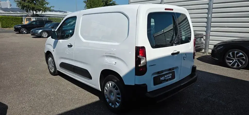 Gebraucht Opel Combo 131 PS (96 kW) 2022 Weiß Van / Kleinbus