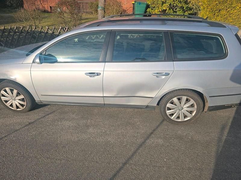 Gebraucht VW Passat 140 PS (102 kW) 2008 Silber Kombi