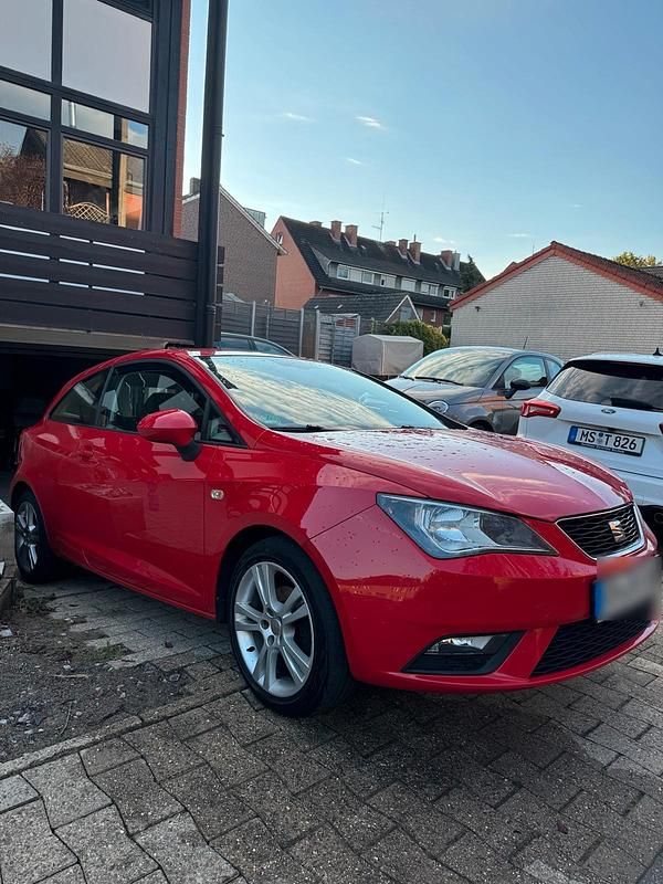 Rot Gebraucht 2015 Seat Ibiza SC Kleinwagen | 2.400 € (Fairer Preis) - Bild 1/4