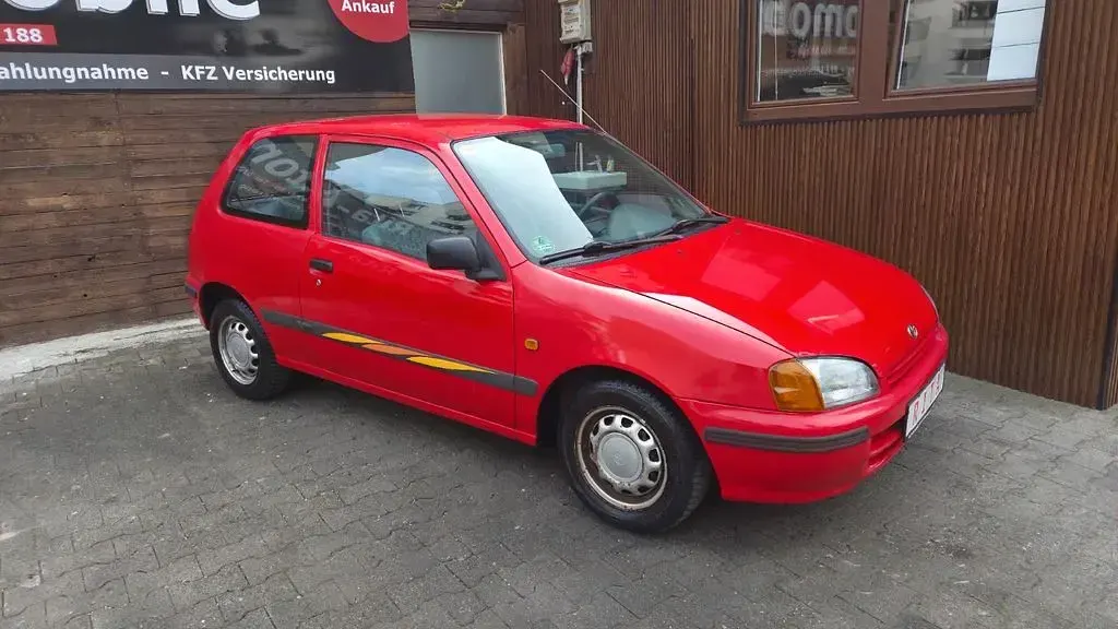 Gebraucht Toyota Starlet 75 PS (55 kW) 1996 Rot Kleinwagen
