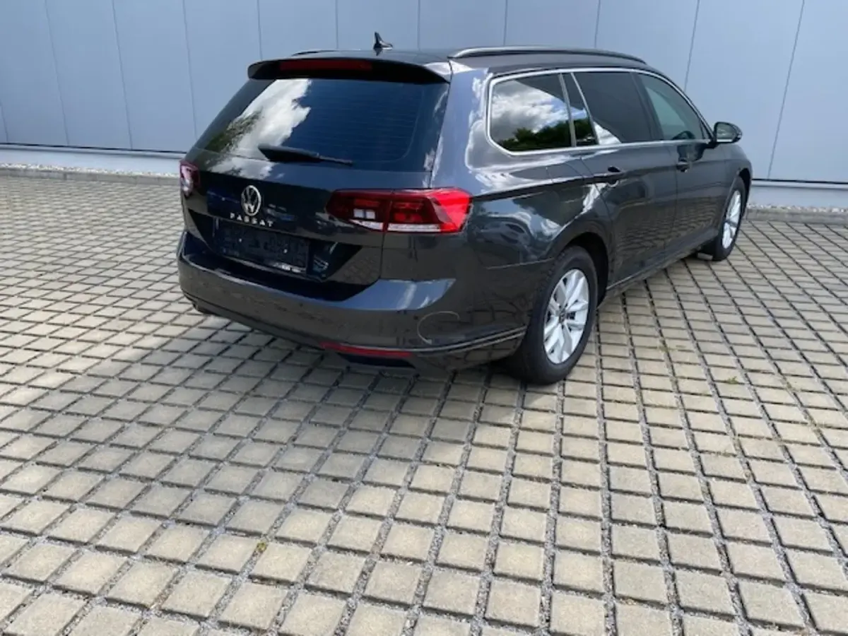 Gebraucht VW Passat Pro 150 PS (110 kW) 2023 Kombi