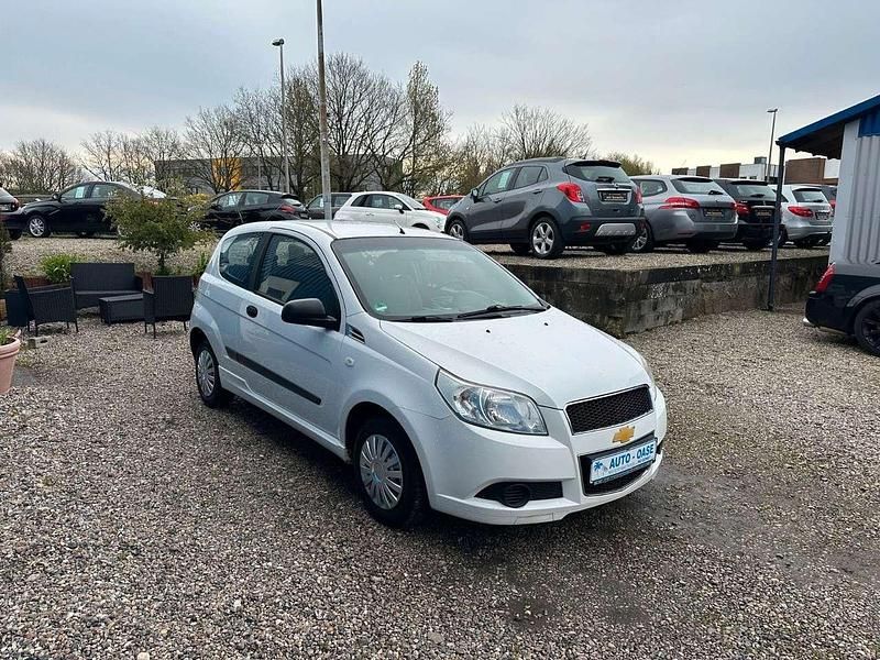Gebraucht Chevrolet Aveo 84 PS (61 kW) 2009 Weiß Kleinwagen