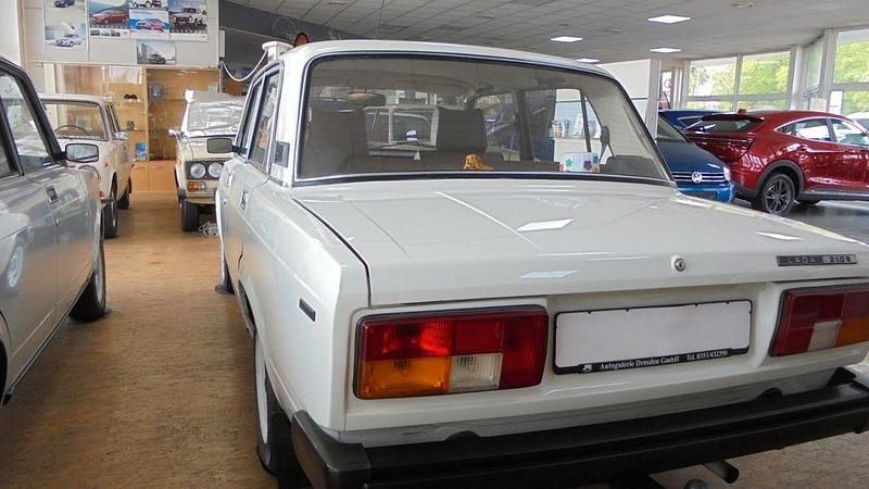 Gebraucht Lada 2105 65 PS (47 kW) 1987 Weiß Limousine