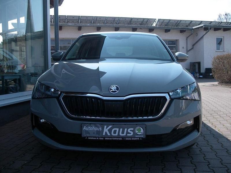 Gebraucht Skoda Scala Ambition 110 PS (80 kW) 2023 Grau Kleinwagen